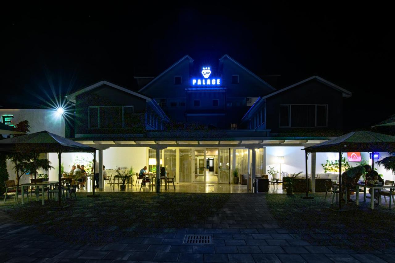 Vila Palace Caransebeş 外观 照片