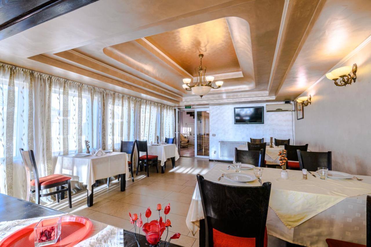 Vila Palace Caransebeş 外观 照片
