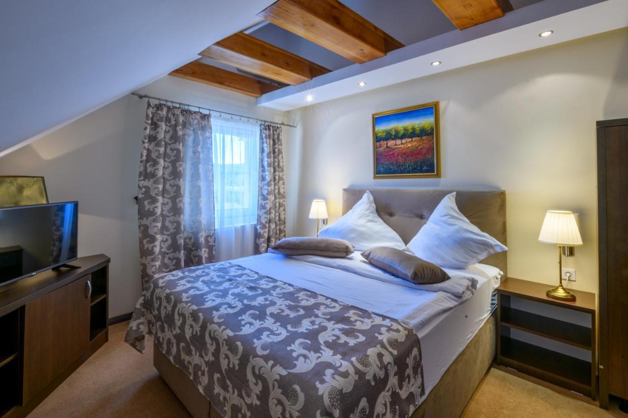 Vila Palace Caransebeş 外观 照片